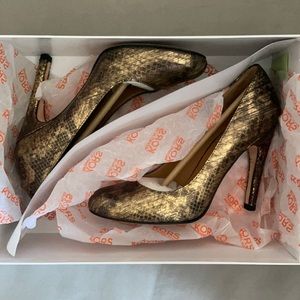 Michael Kors Gold Snakeskin Heels Size 6